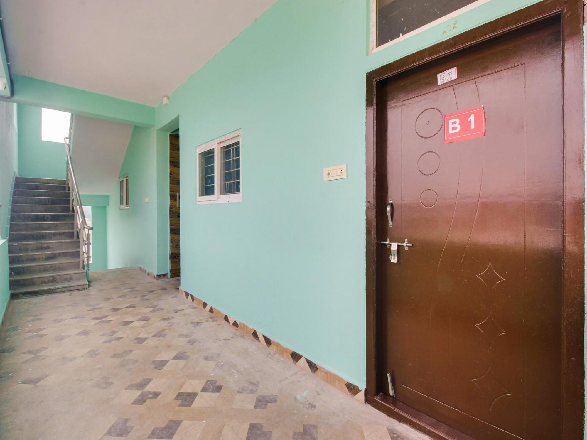 Hotel O R.J.International Pedda Ambarpet Экстерьер фото